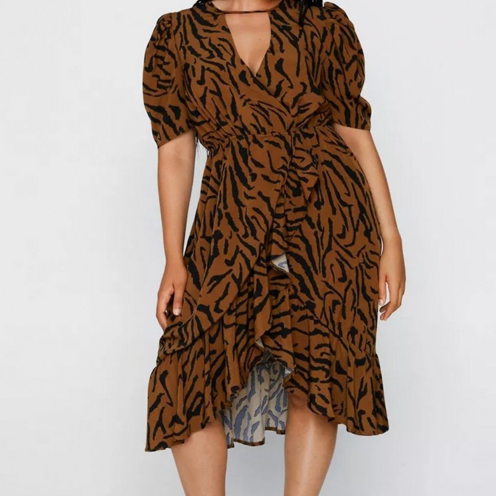 Nasty Gal Easy Tiger Plus Midi dress